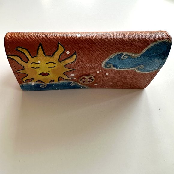 Custom Painted Tory Burch Eyeglass/Sunglass Case - Picture 4 of 7